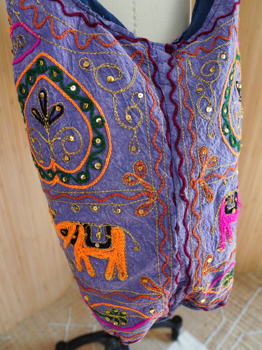 Slouchy Embroidered Elephant Hobo Bag-closiTherapi | vinTage