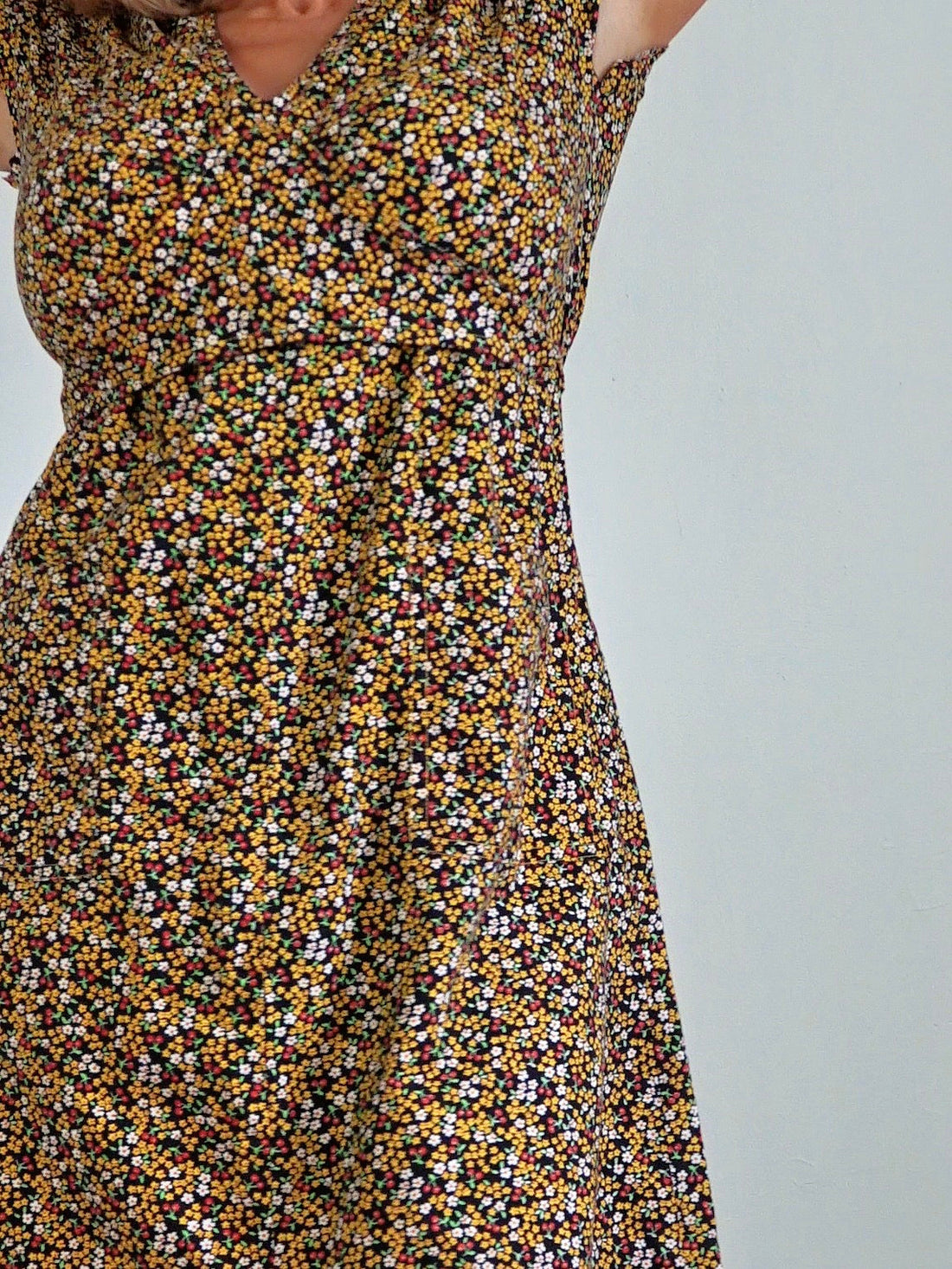 Vintage 70's Cherry Floral Print Dress-closiTherapi | vinTage