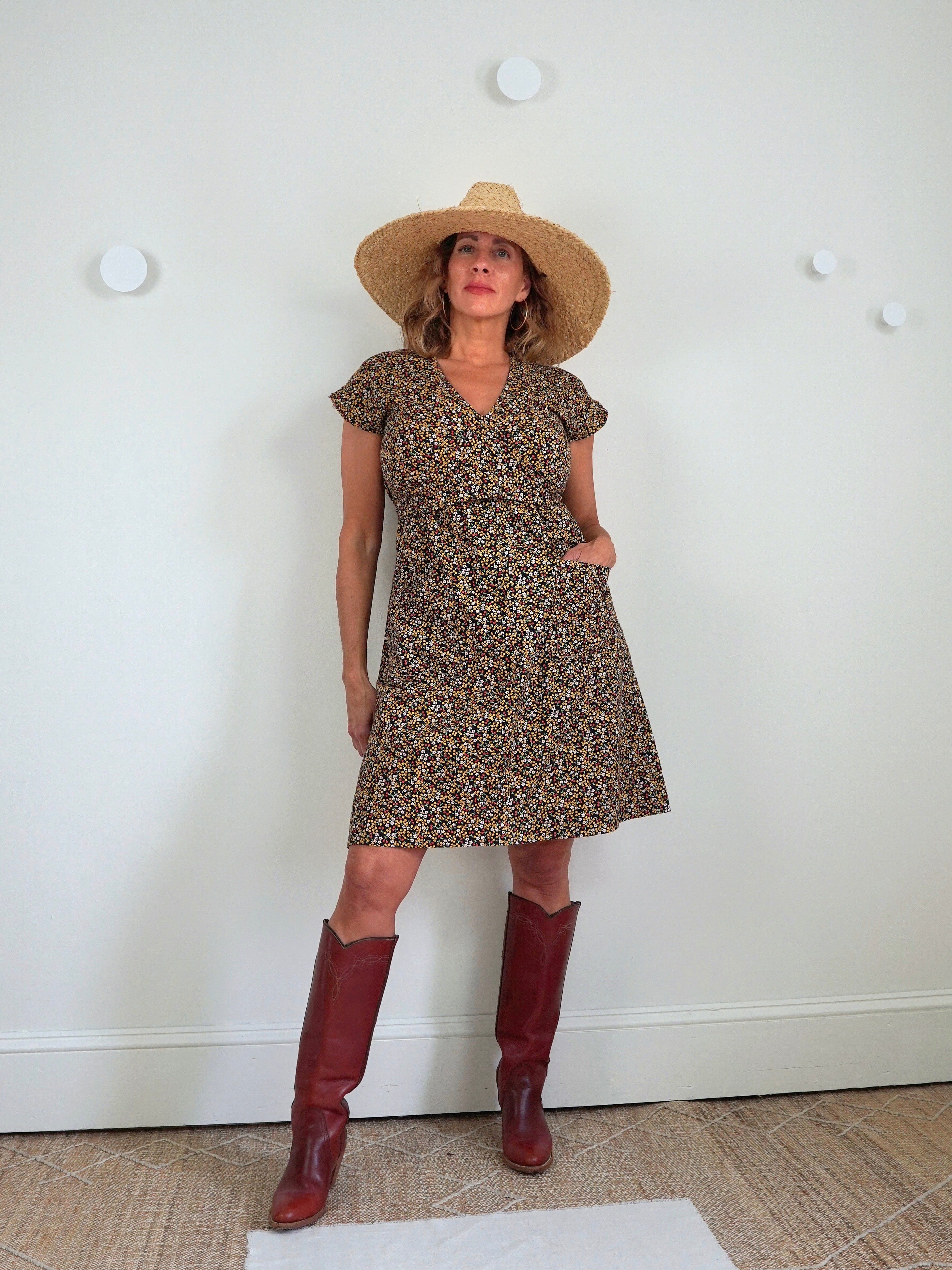Vintage 70's Cherry Floral Print Dress therapi Vintage 70's Cherry Floral Print Dress therapi