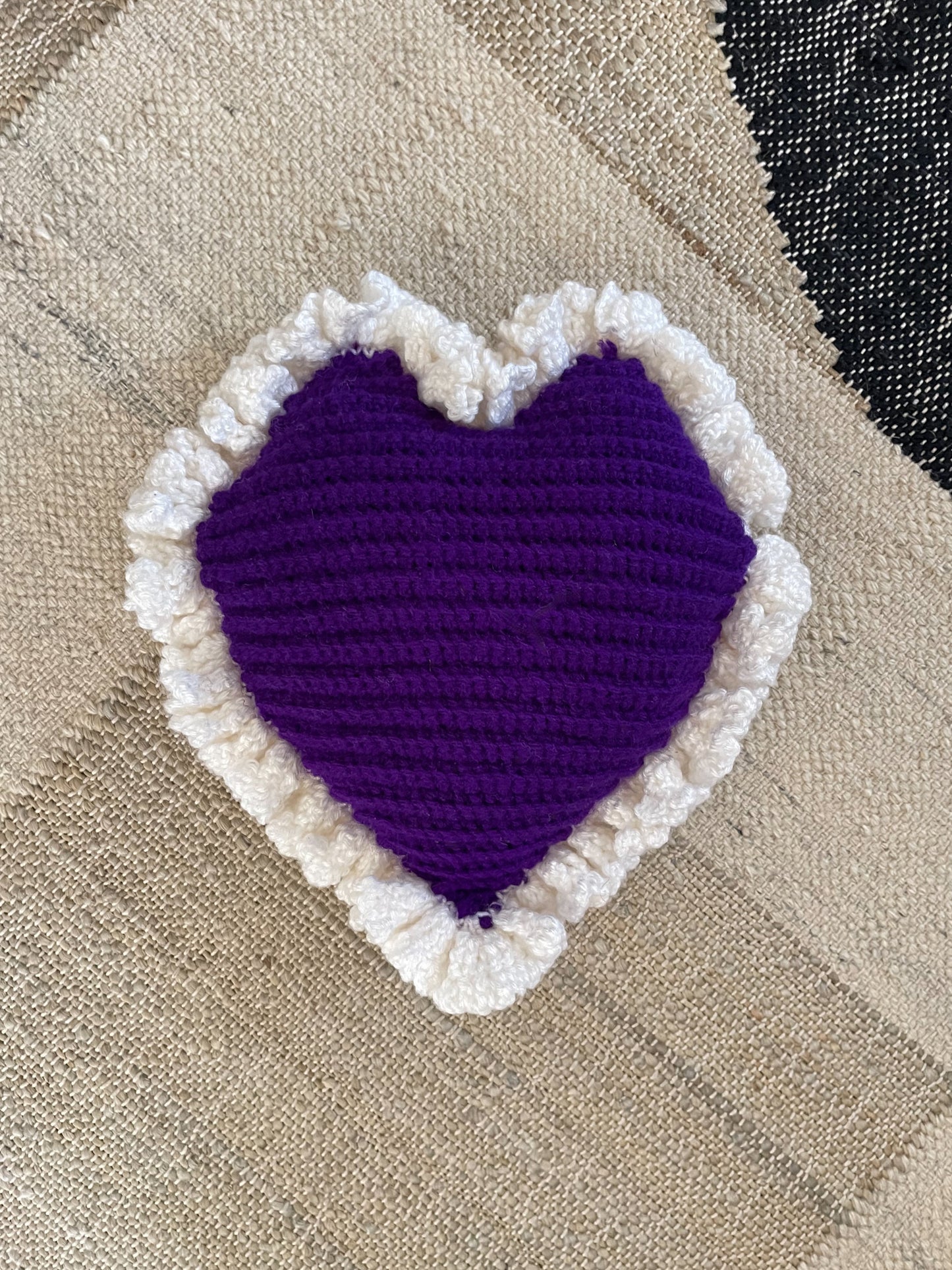 Vintage 80's Purple Heart Crochet Pillow-closiTherapi | vinTage