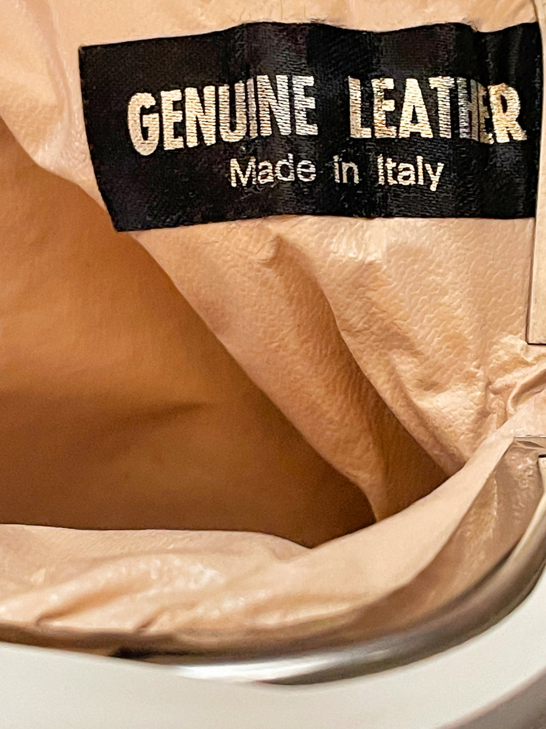 Vintage Vanilla Leather Kisslock Bag-closiTherapi | vinTage