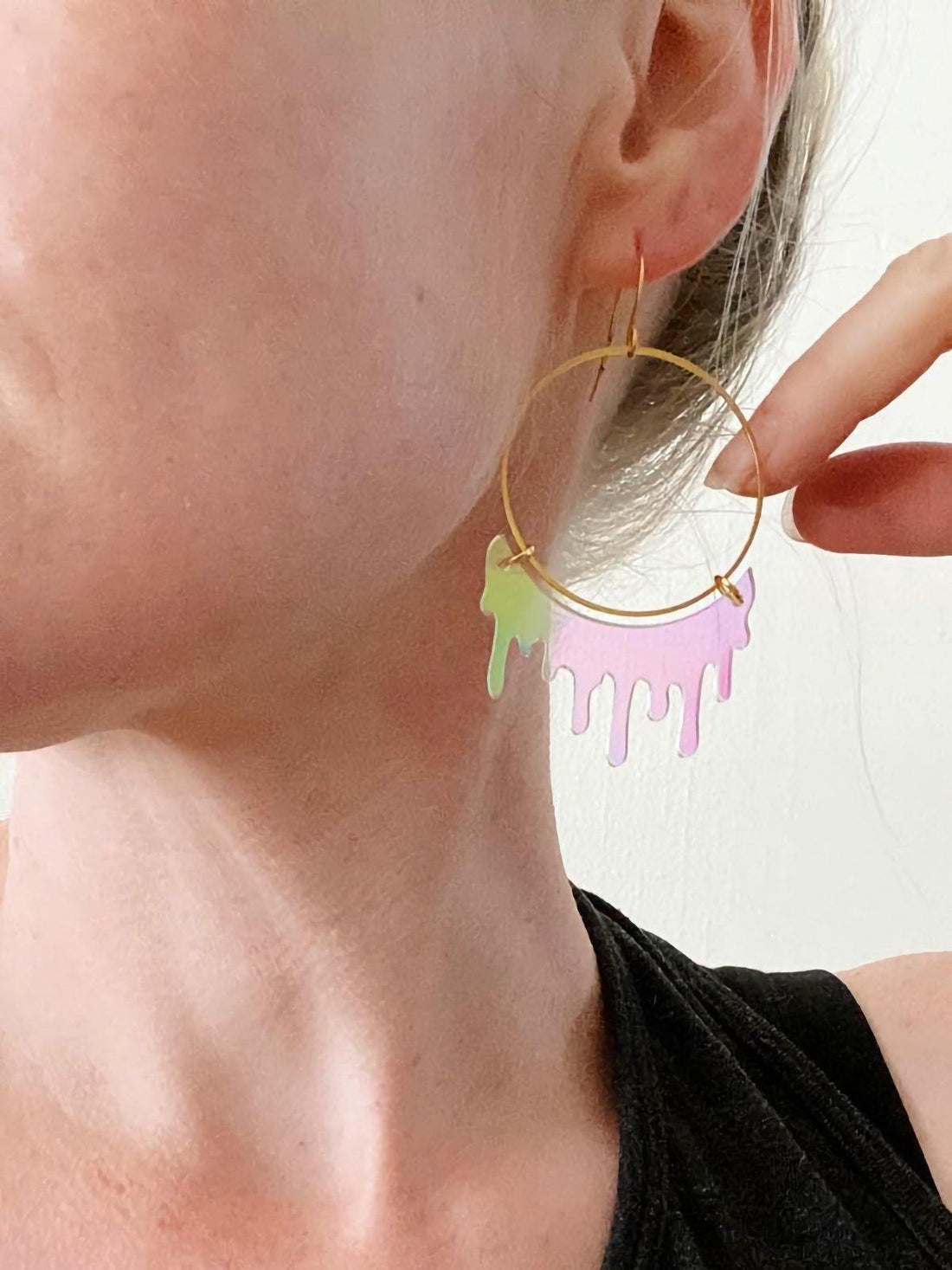 Drippy Hoop Iridescent Earrings-closiTherapi | vinTage