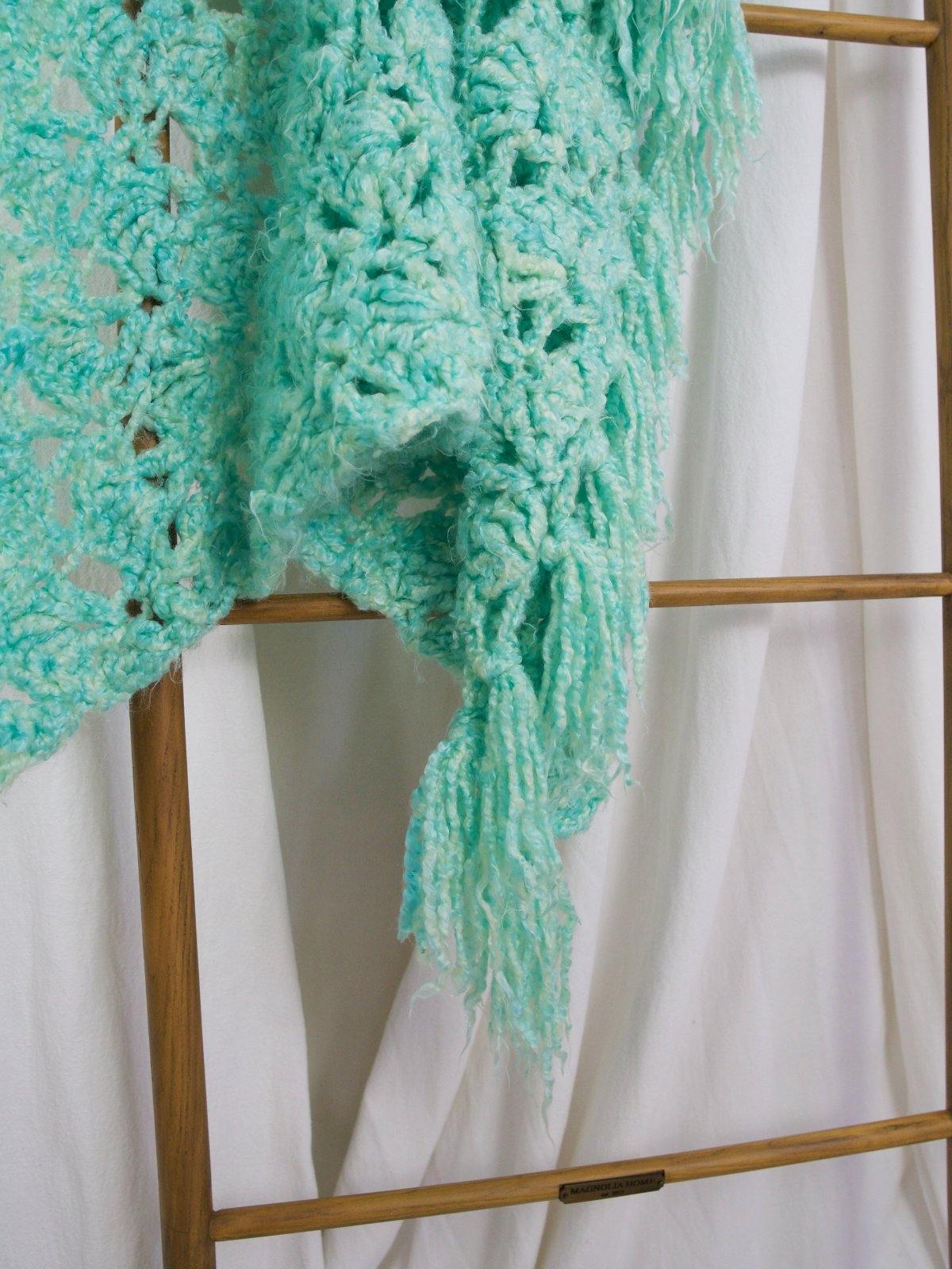 Handknit Mint Fringe Throw Blanket-closiTherapi | vinTage
