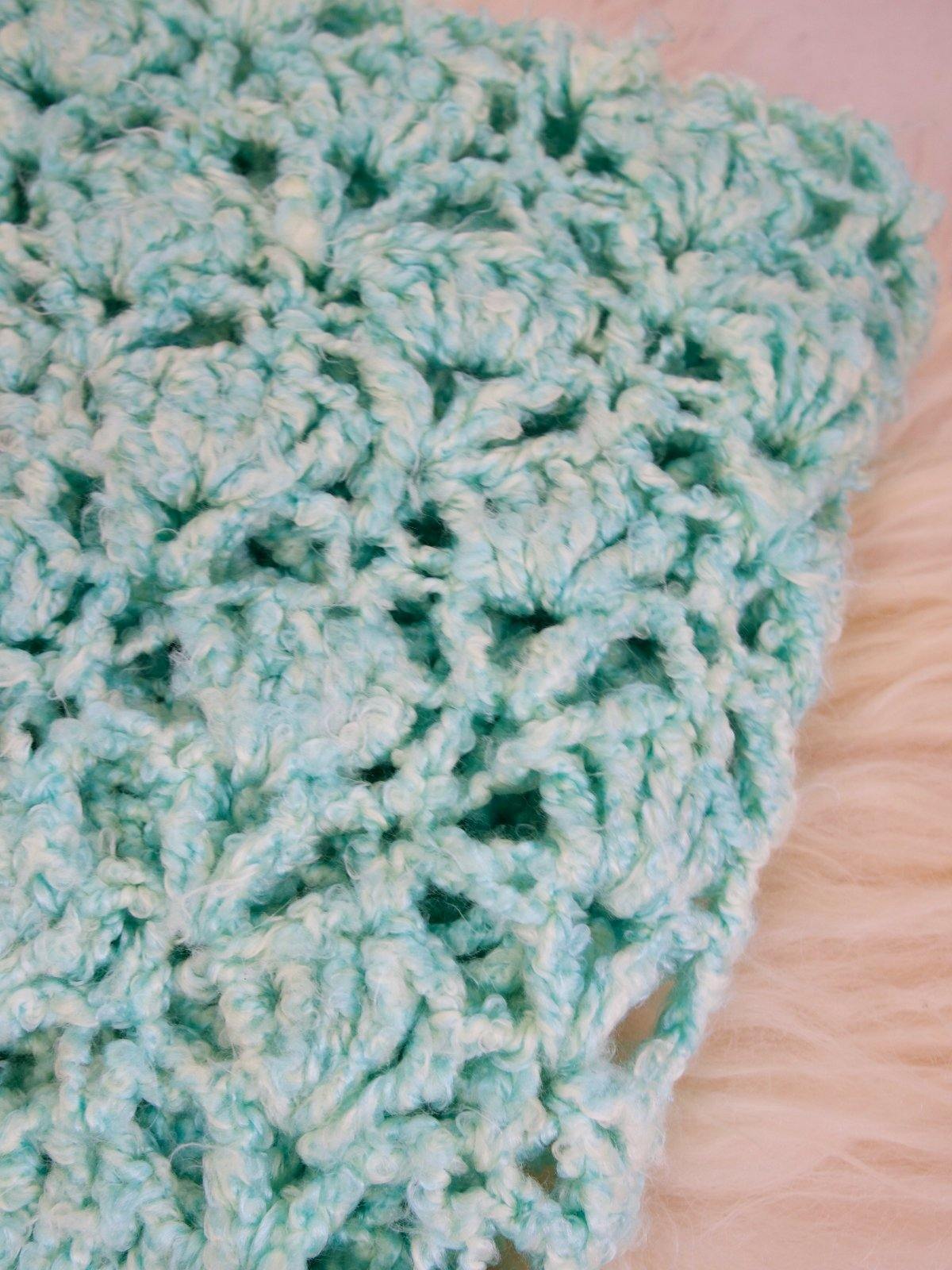 Handknit Mint Fringe Throw Blanket-closiTherapi | vinTage