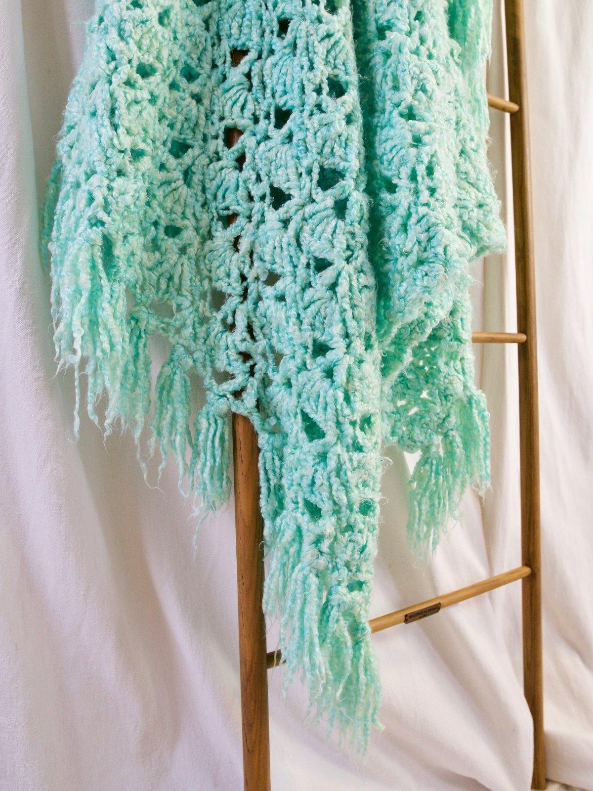 Handknit Mint Fringe Throw Blanket-closiTherapi | vinTage