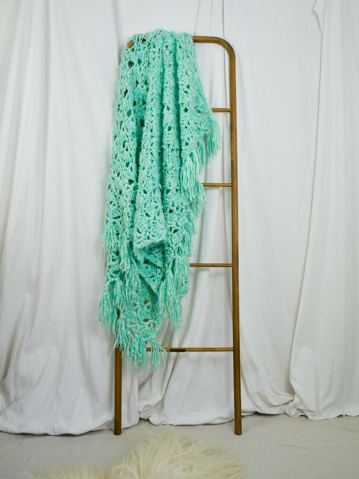 Handknit Mint Fringe Throw Blanket-closiTherapi | vinTage