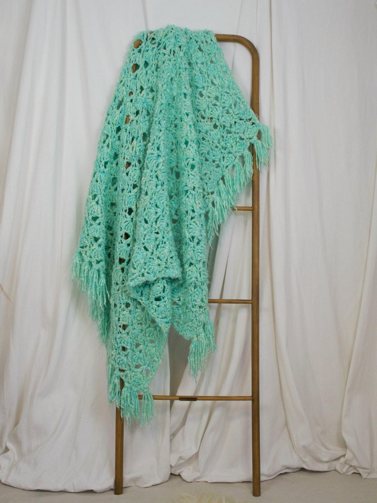 Handknit Mint Fringe Throw Blanket-closiTherapi | vinTage