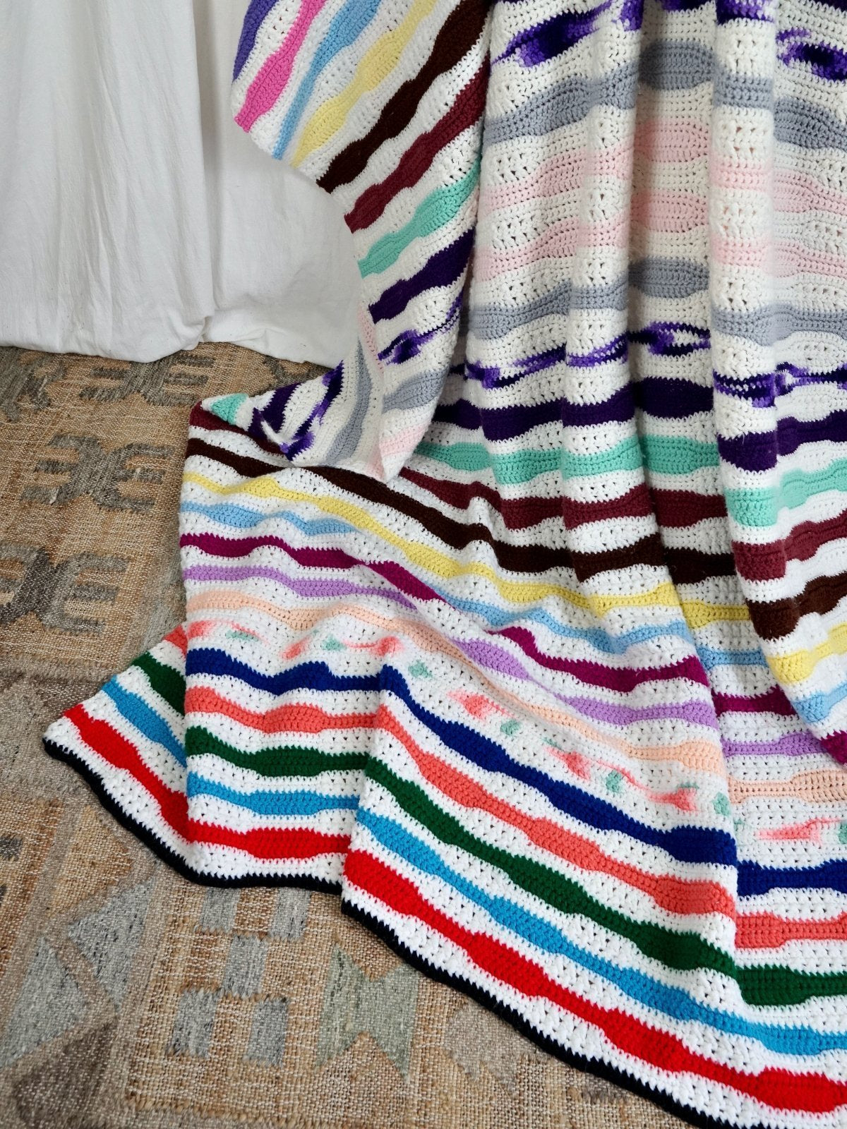 Handknit Rainbow Wavelength Blanket-closiTherapi | vinTage