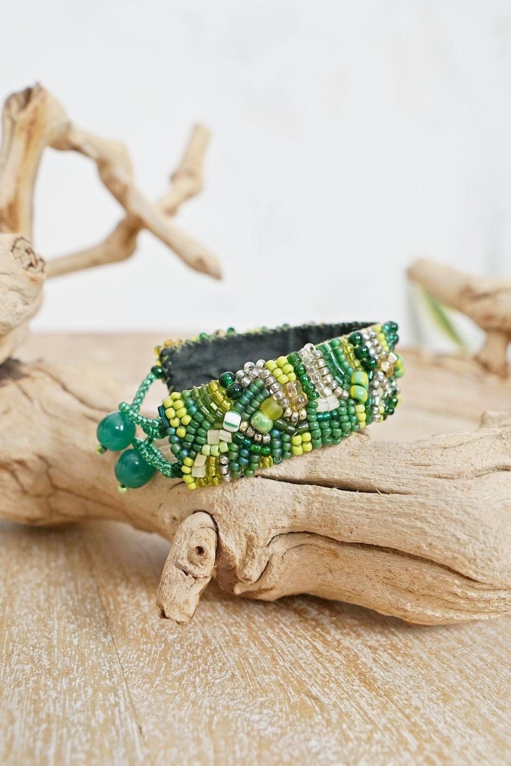 Handmade Green Bead Wrap Bracelet-closiTherapi | vinTage