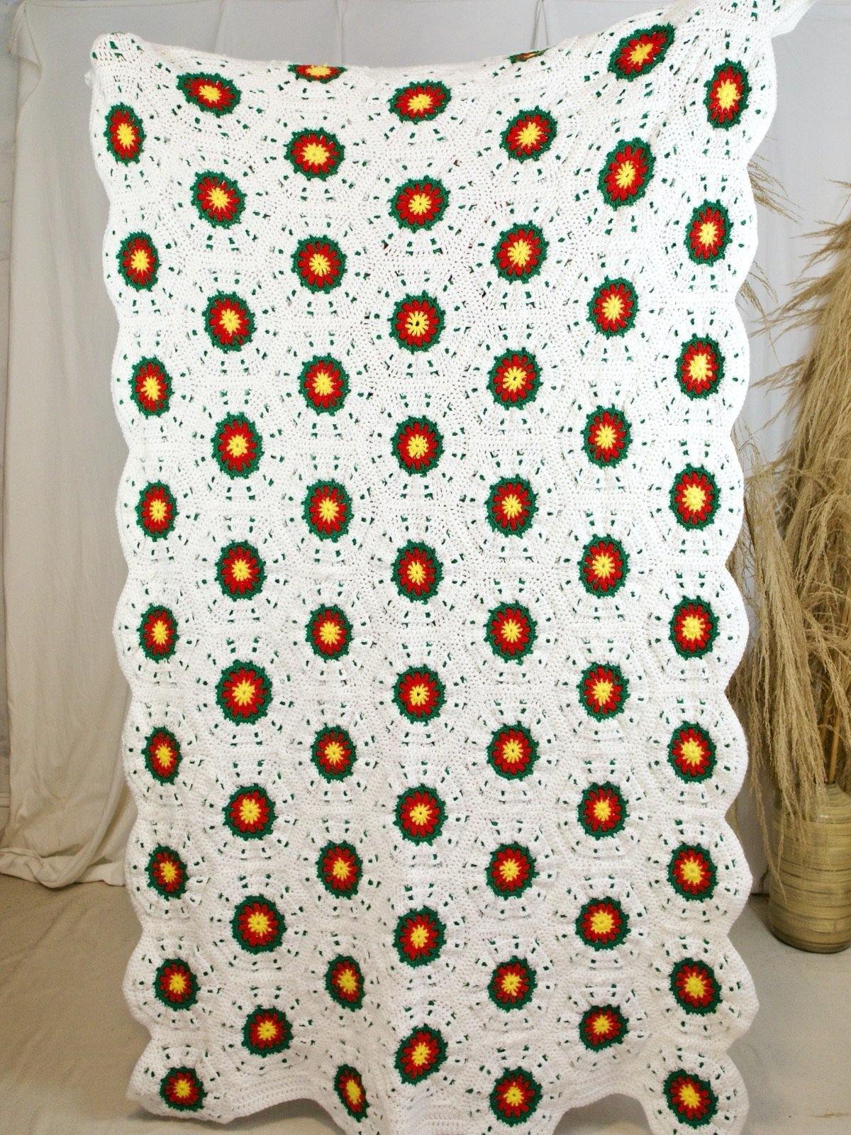 Handmade Red Poinsettia Floral Afghan-closiTherapi | vinTage