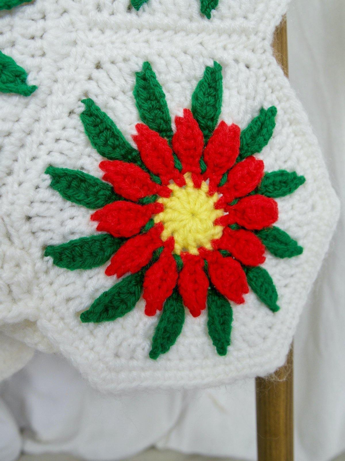 Handmade Red Poinsettia Floral Afghan-closiTherapi | vinTage