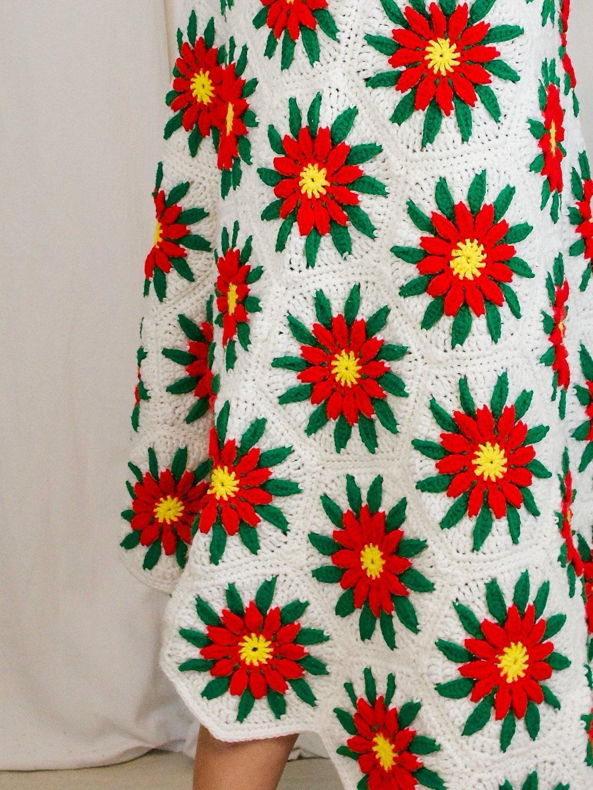 Handmade Red Poinsettia Floral Afghan-closiTherapi | vinTage