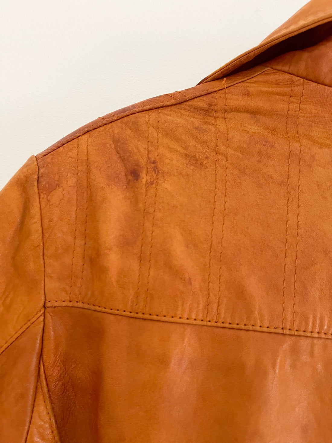 Vintage 70's Caramel Leather Coat-closiTherapi | vinTage