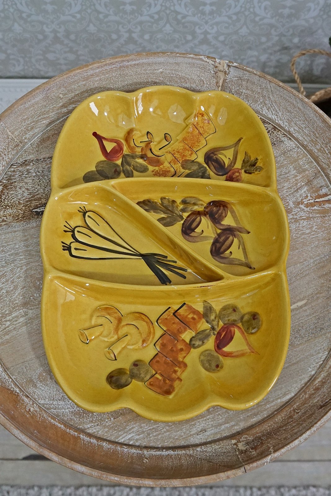 Vintage Ceramic Serving Dish-closiTherapi | vinTage