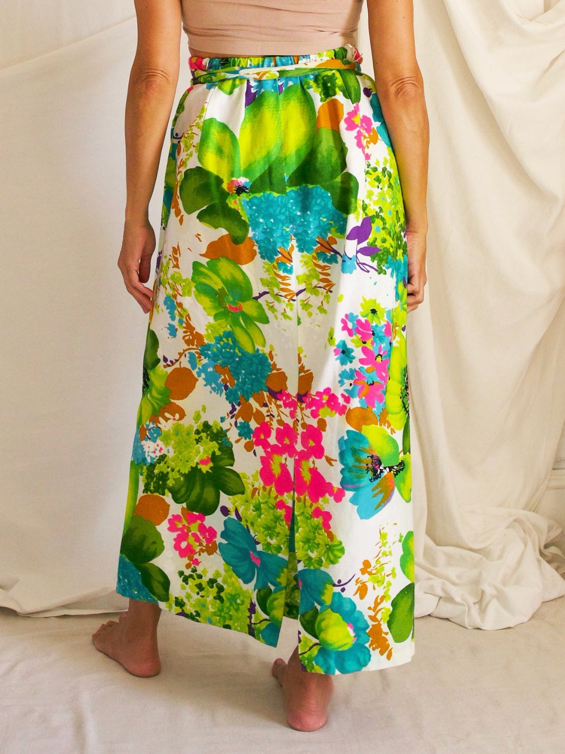 Vintage Floral Vibrant Maxi Skirt-closiTherapi | vinTage