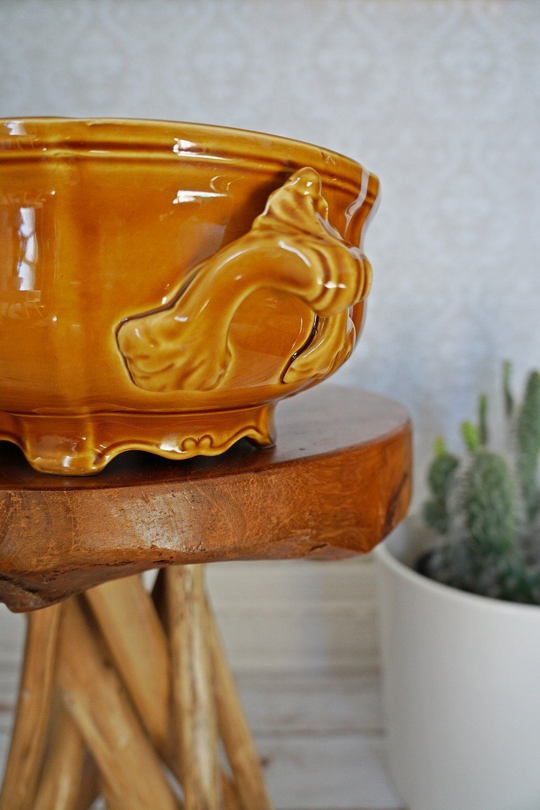 Vintage French Ceramic Serving Bowl-closiTherapi | vinTage