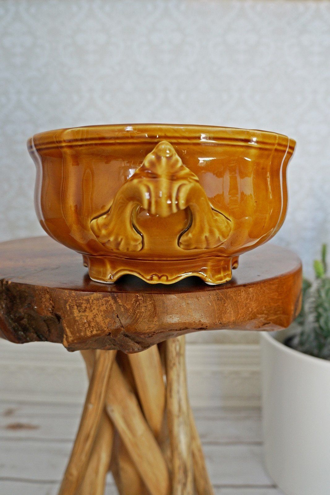 Vintage French Ceramic Serving Bowl-closiTherapi | vinTage