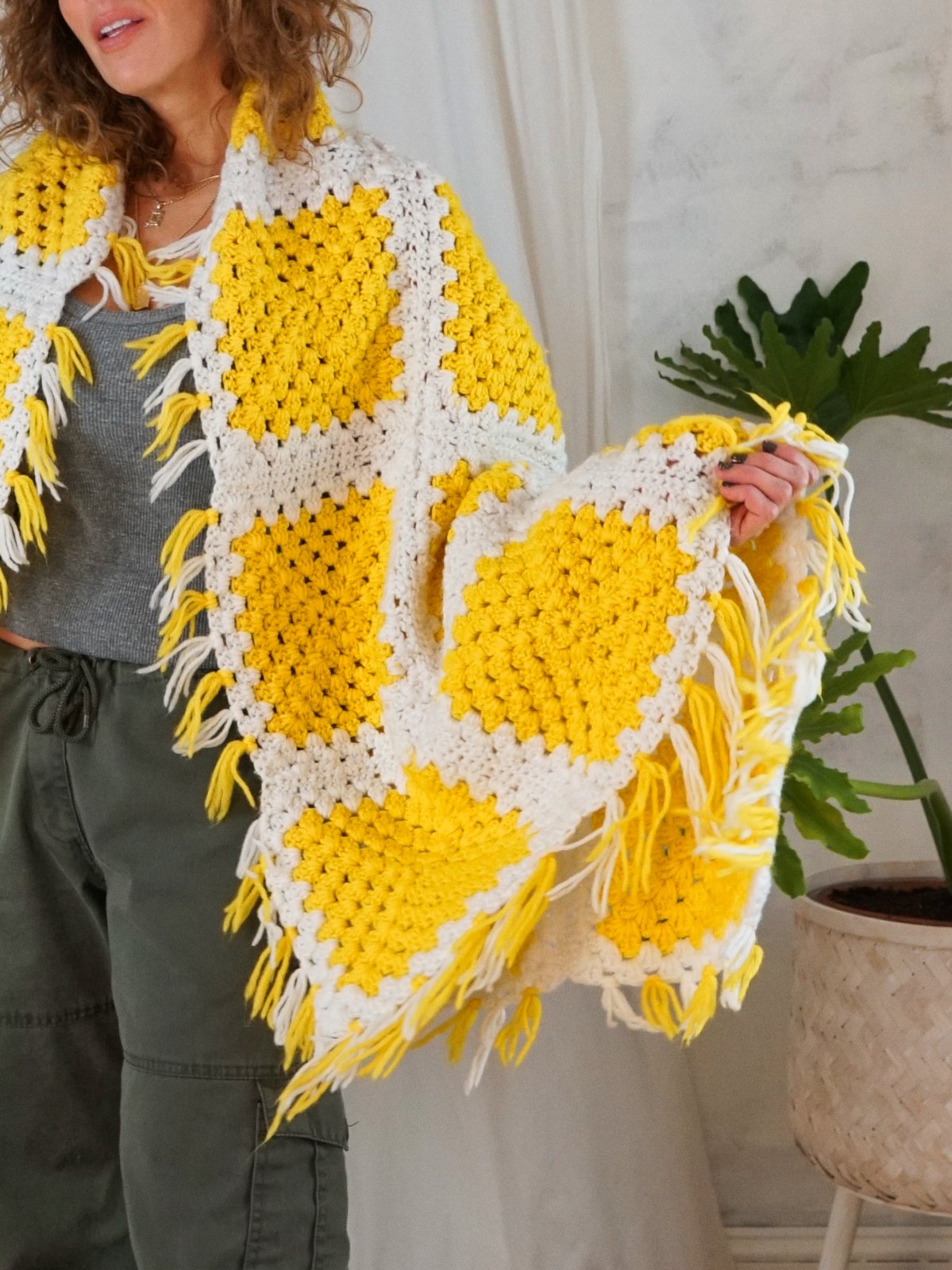 Vintage Fringe Golden Hour Throw Blanket-closiTherapi | vinTage
