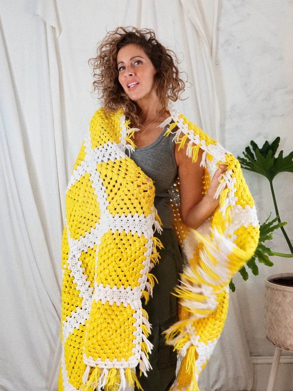 Vintage Fringe Golden Hour Throw Blanket-closiTherapi | vinTage