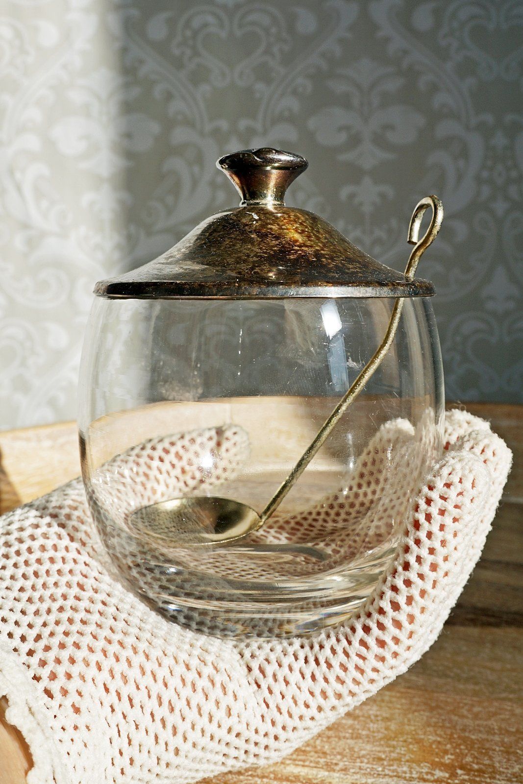 Vintage Glass Sugar Bowl Silverplate Lid-closiTherapi | vinTage