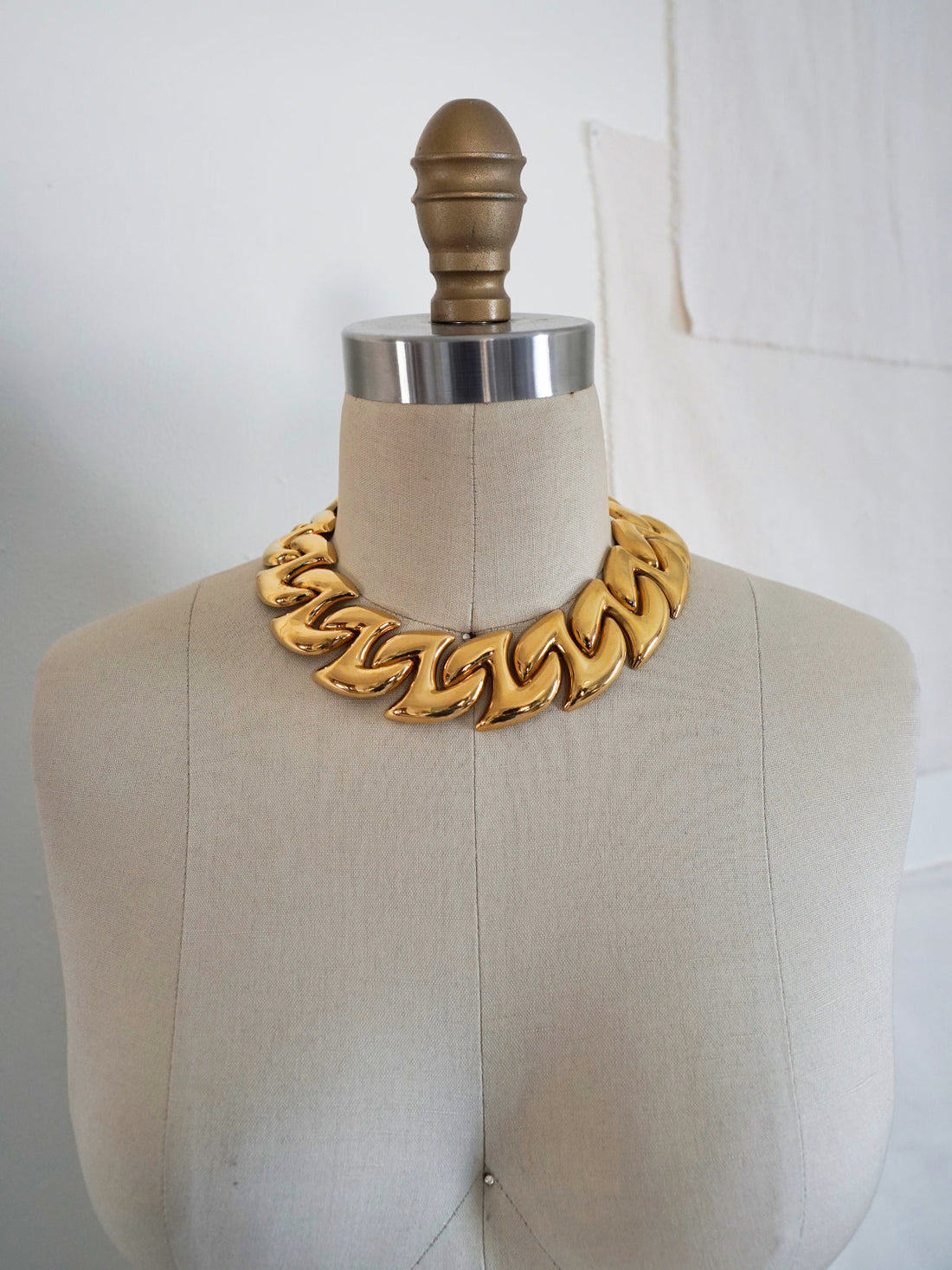 Vintage Golden Angle Choker Necklace-closiTherapi | vinTage