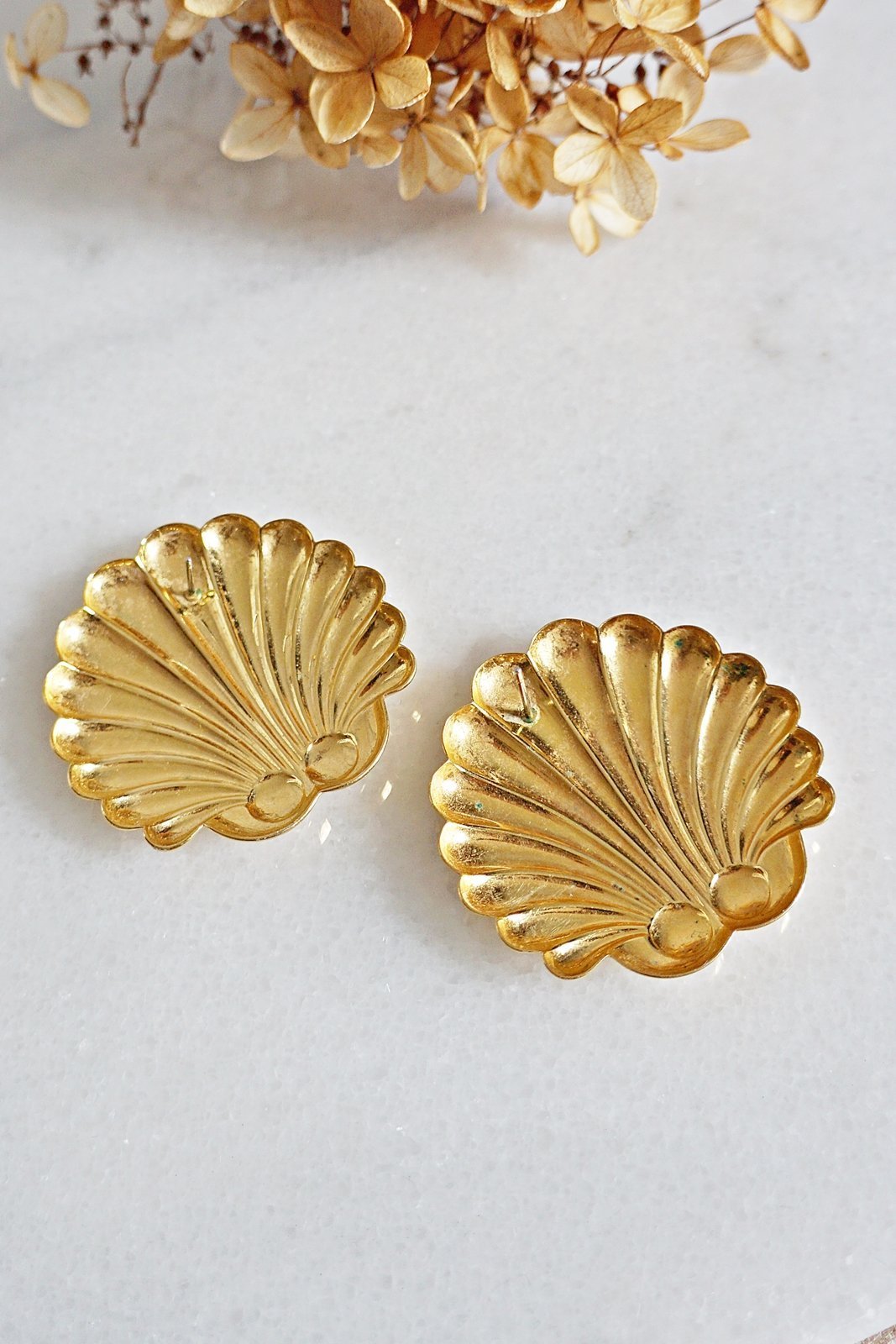 Vintage Golden Shells Scalloped Earrings-closiTherapi | vinTage