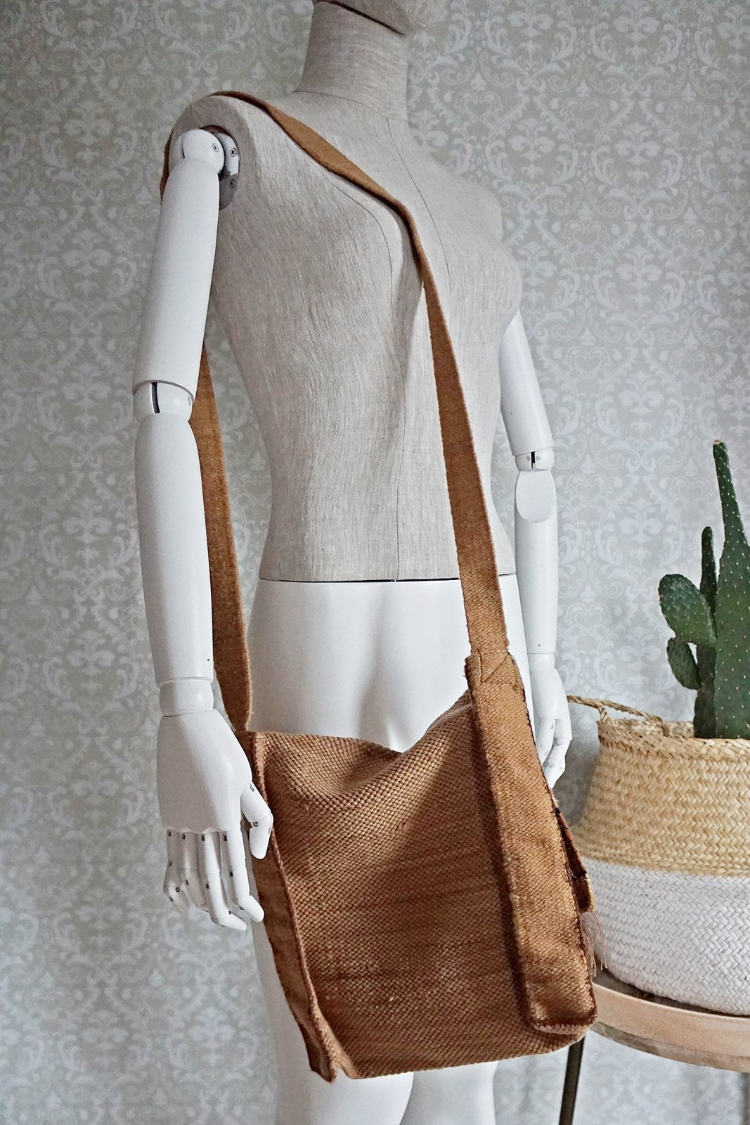 Vintage Hand Woven Boho Crossbody Bag-closiTherapi | vinTage