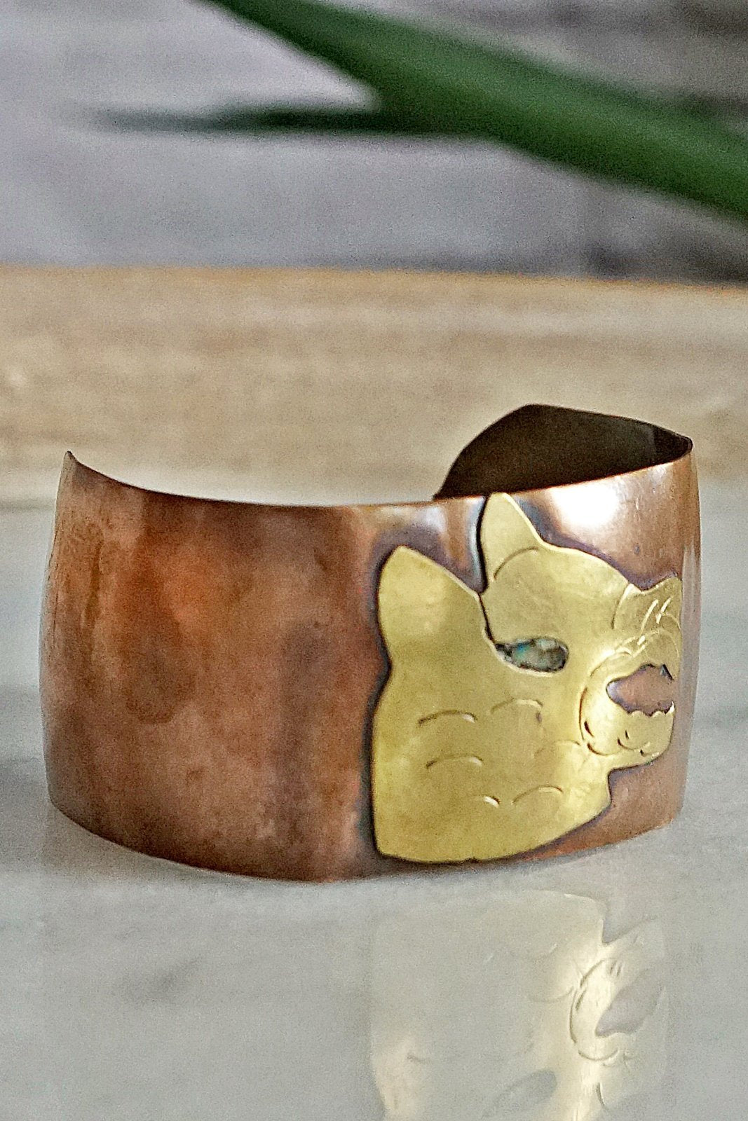 Vintage Handmade Egyptian Lynx Copper Cuff-closiTherapi | vinTage