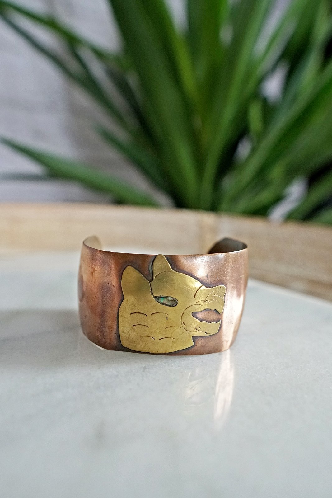 Vintage Handmade Egyptian Lynx Copper Cuff-closiTherapi | vinTage