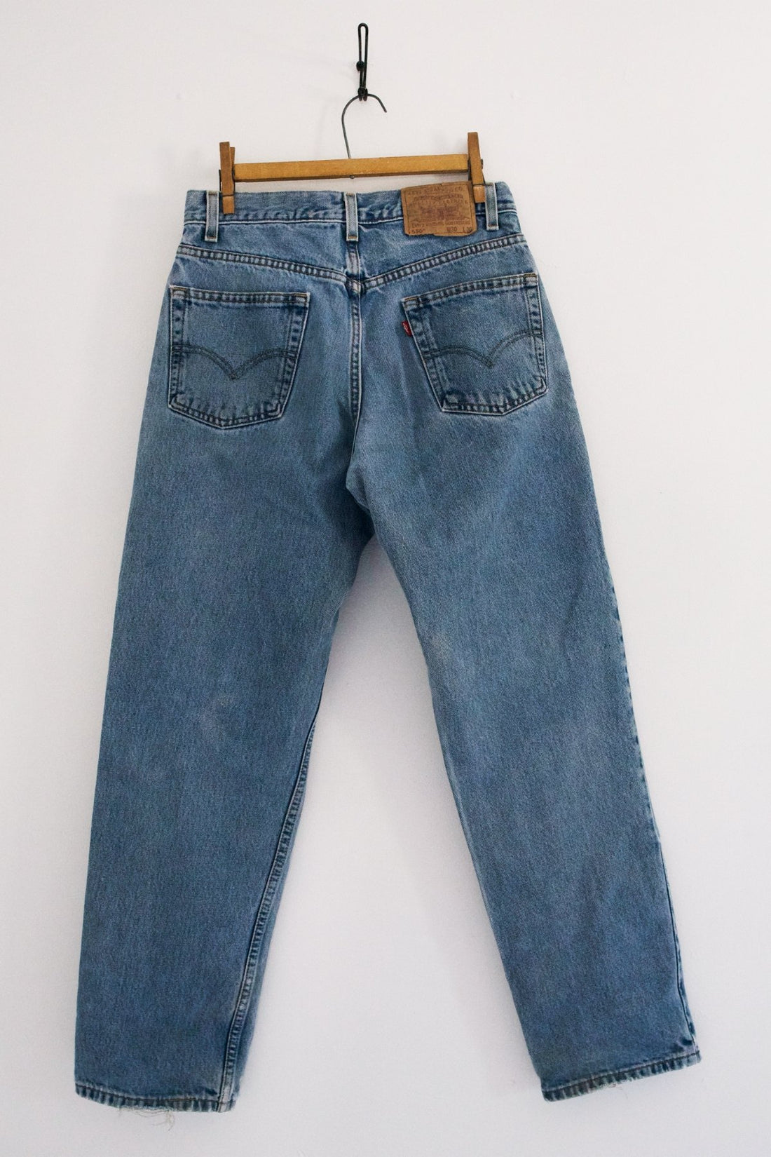 Vintage Levi's 550 Relaxed Fit Jeans - 29" Waist-closiTherapi | vinTage
