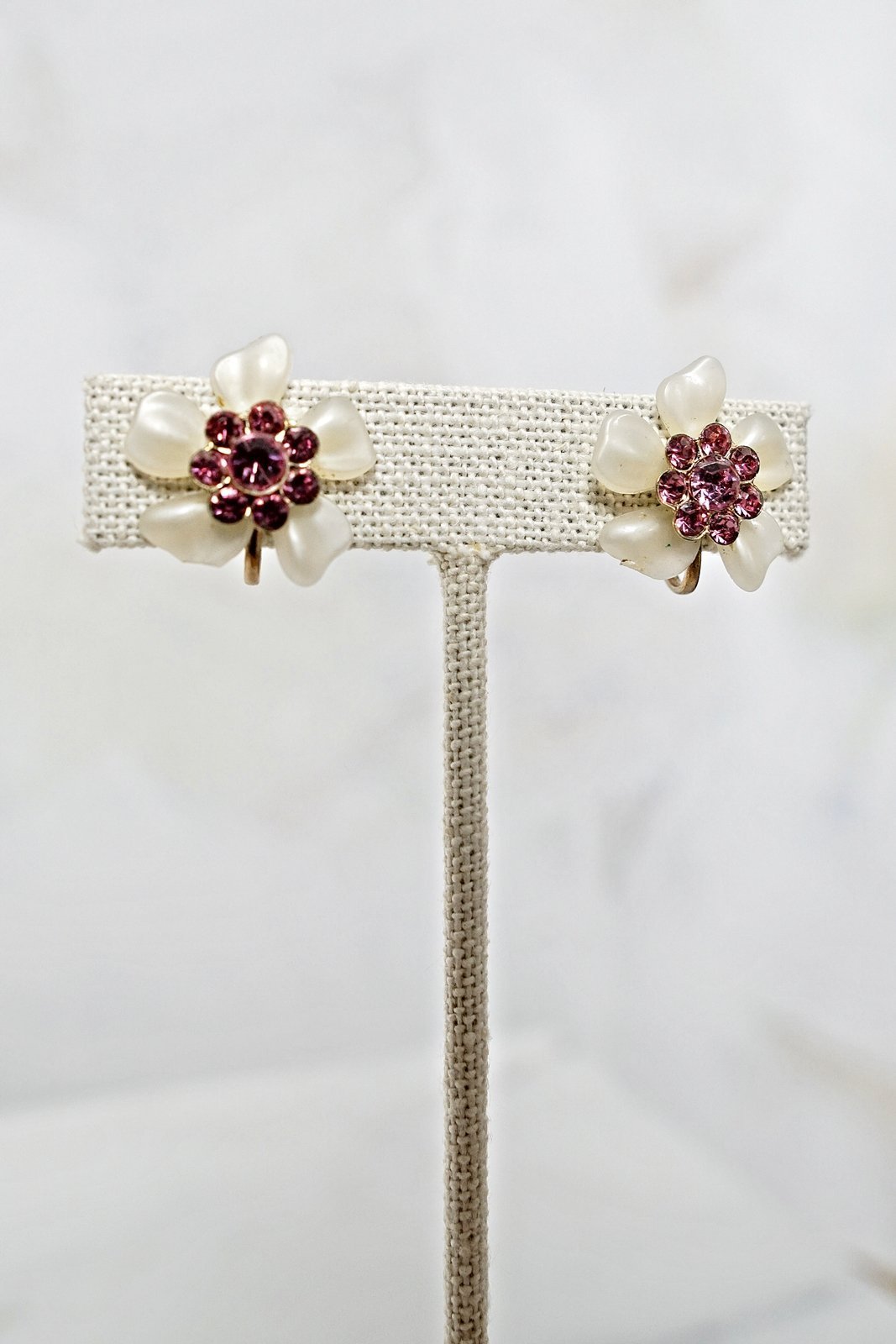 Vintage Petite Sparkle Floral Earrings-closiTherapi | vinTage