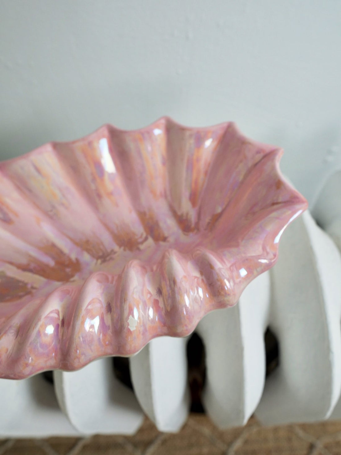Vintage Pink Ceramic Scalloped Shell Bowl-closiTherapi | vinTage