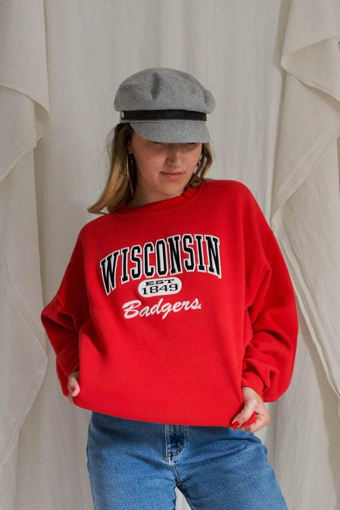 Wisconsin Badgers Sweatshirt-closiTherapi | vinTage