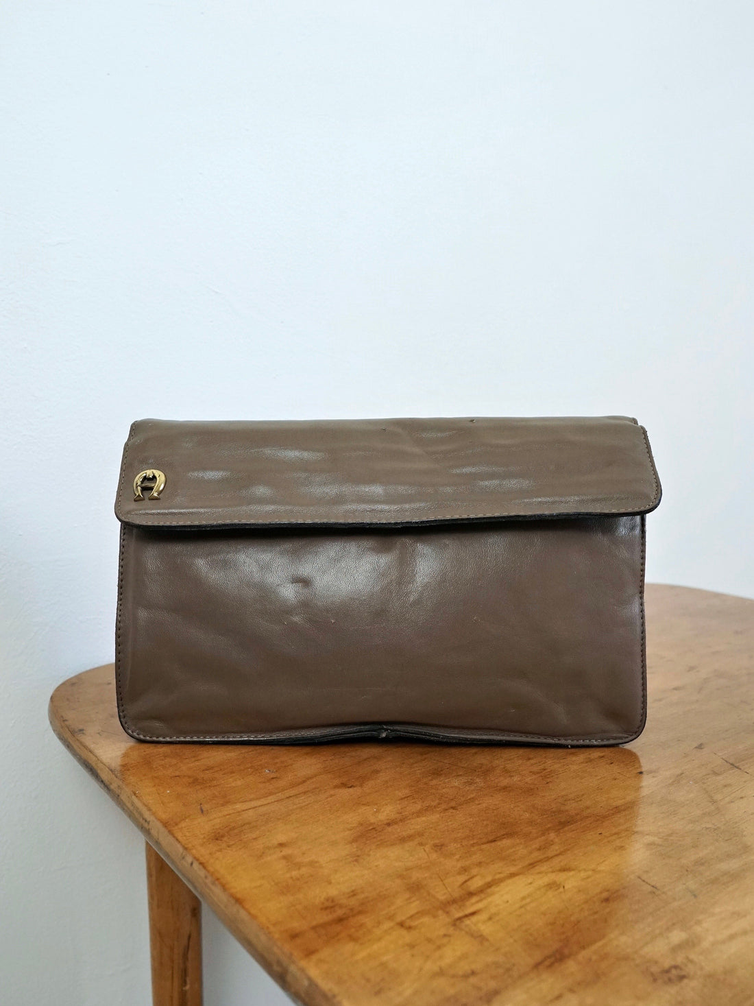 80's Etienne Aigner Mushroom Clutch-closiTherapi | vinTage
