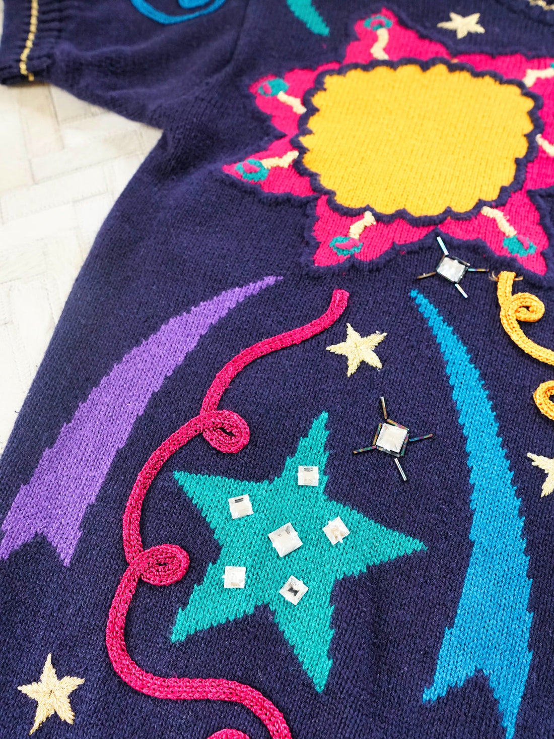 80's Galaxy Embroidered Sweater-closiTherapi | vinTage