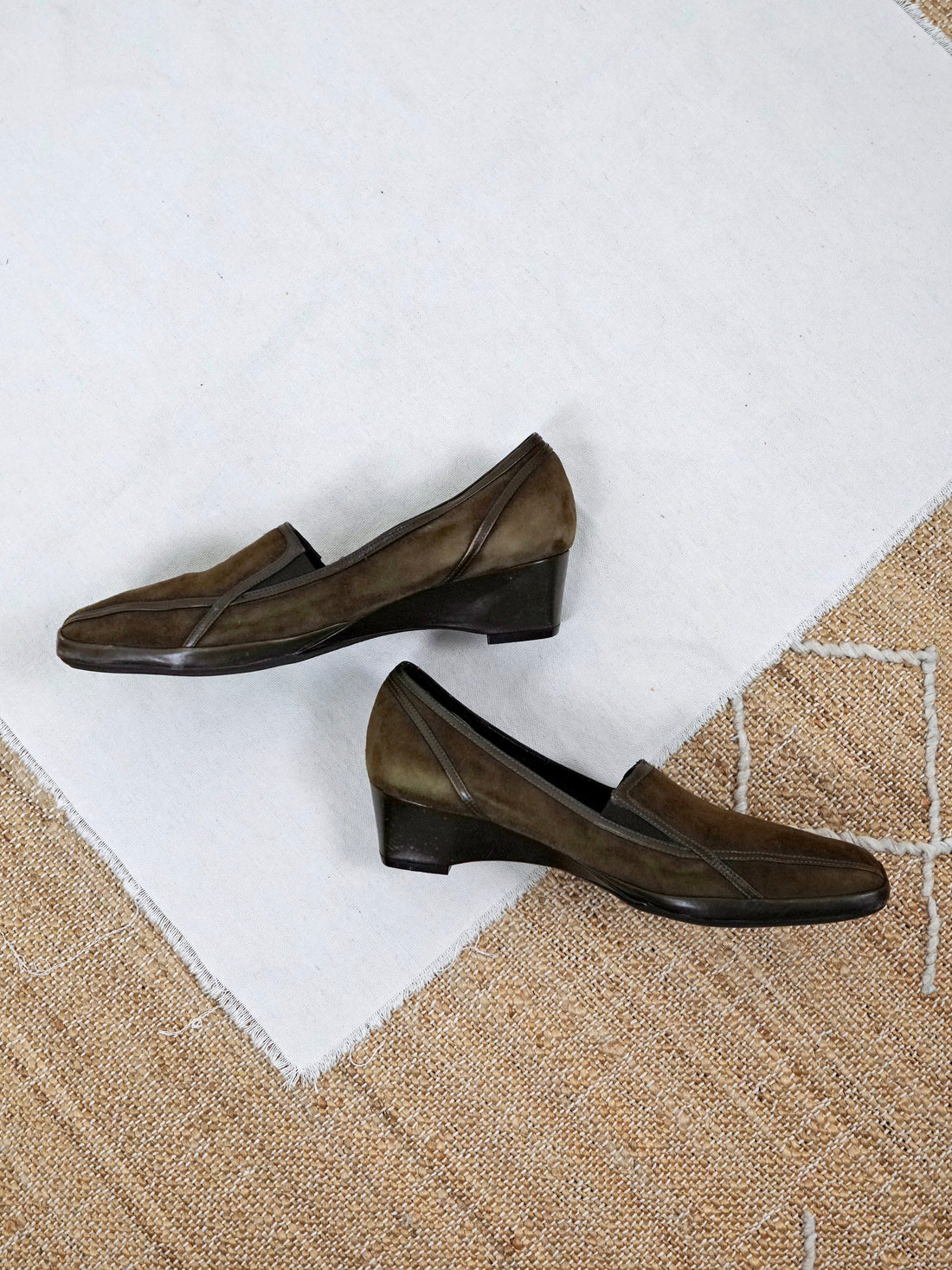 Amalfi by Rangoni Olive Suede Shoes | 10 N-closiTherapi | vinTage