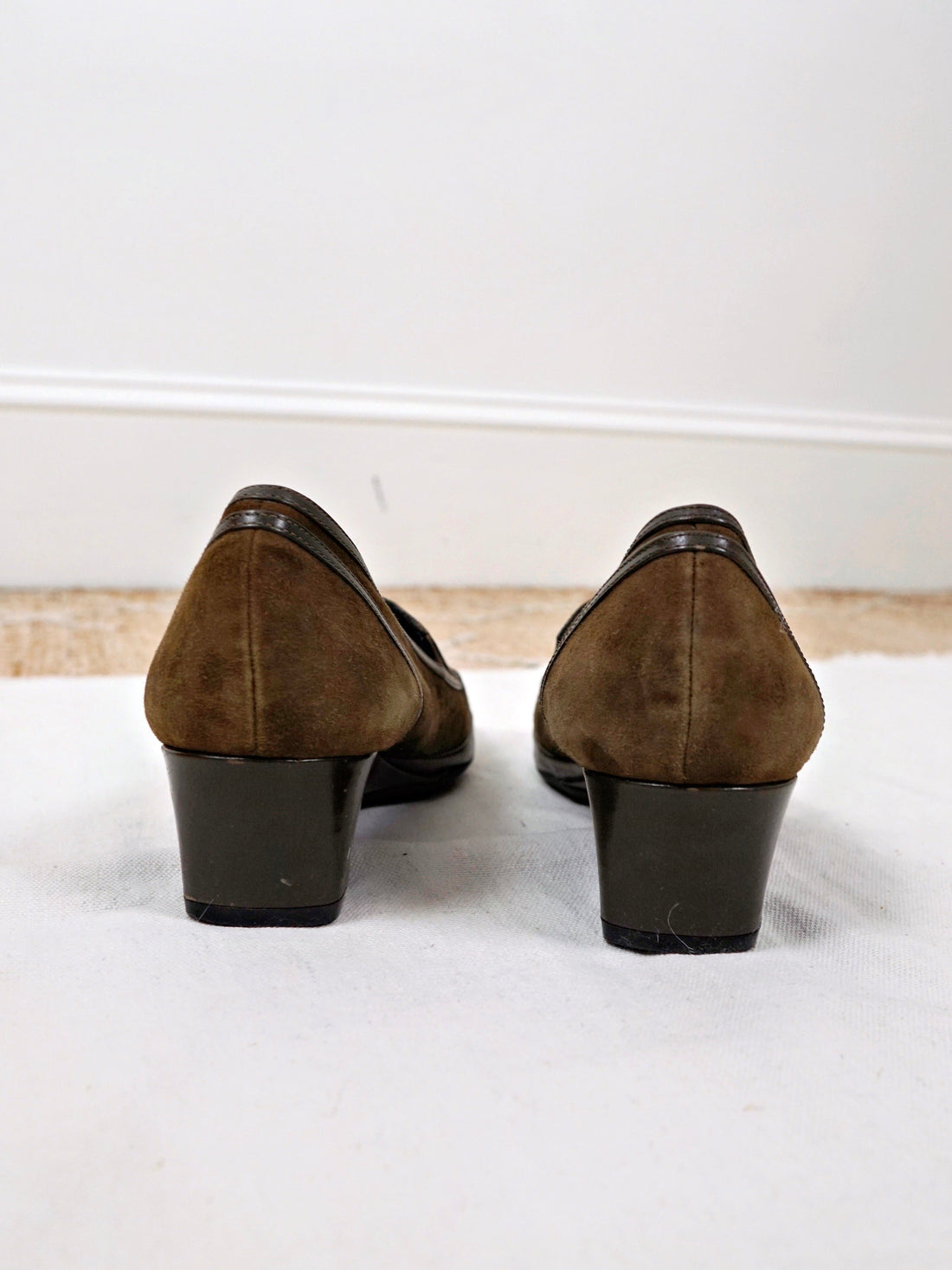 Amalfi by Rangoni Olive Suede Shoes | 10 N-closiTherapi | vinTage