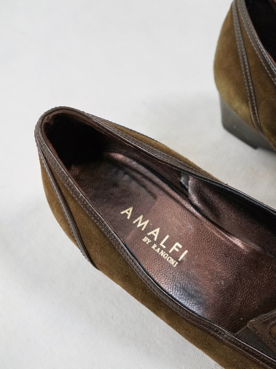 Amalfi by Rangoni Olive Suede Shoes | 10 N-closiTherapi | vinTage