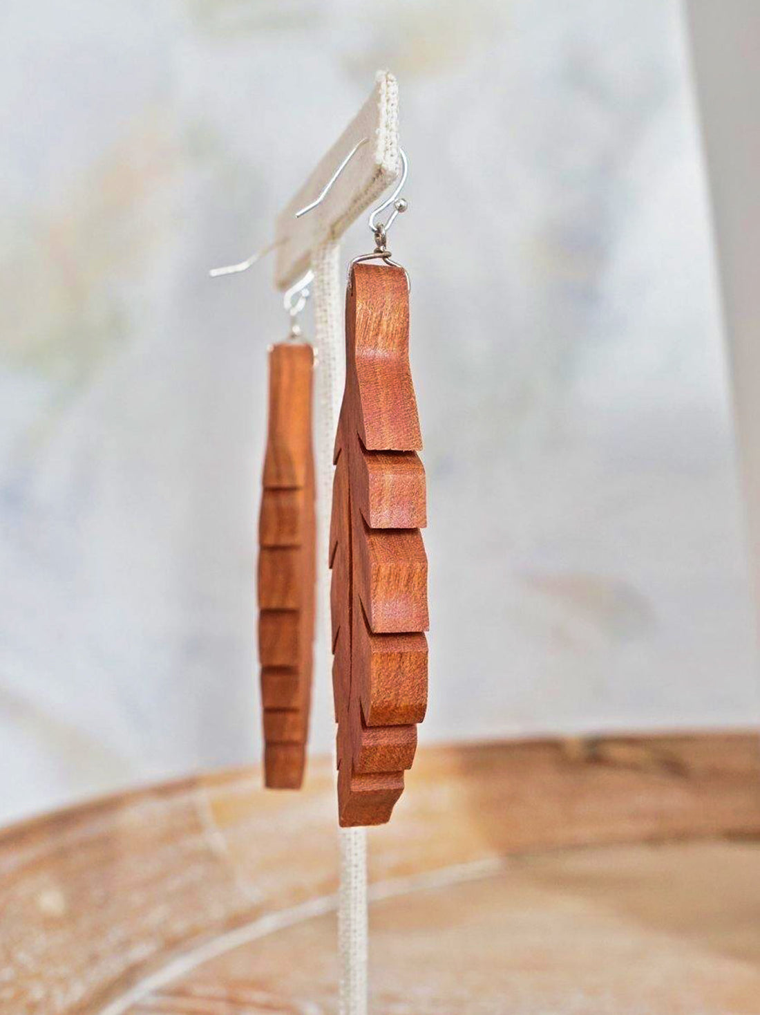 Carved Wood Leaf Earrings-closiTherapi | vinTage