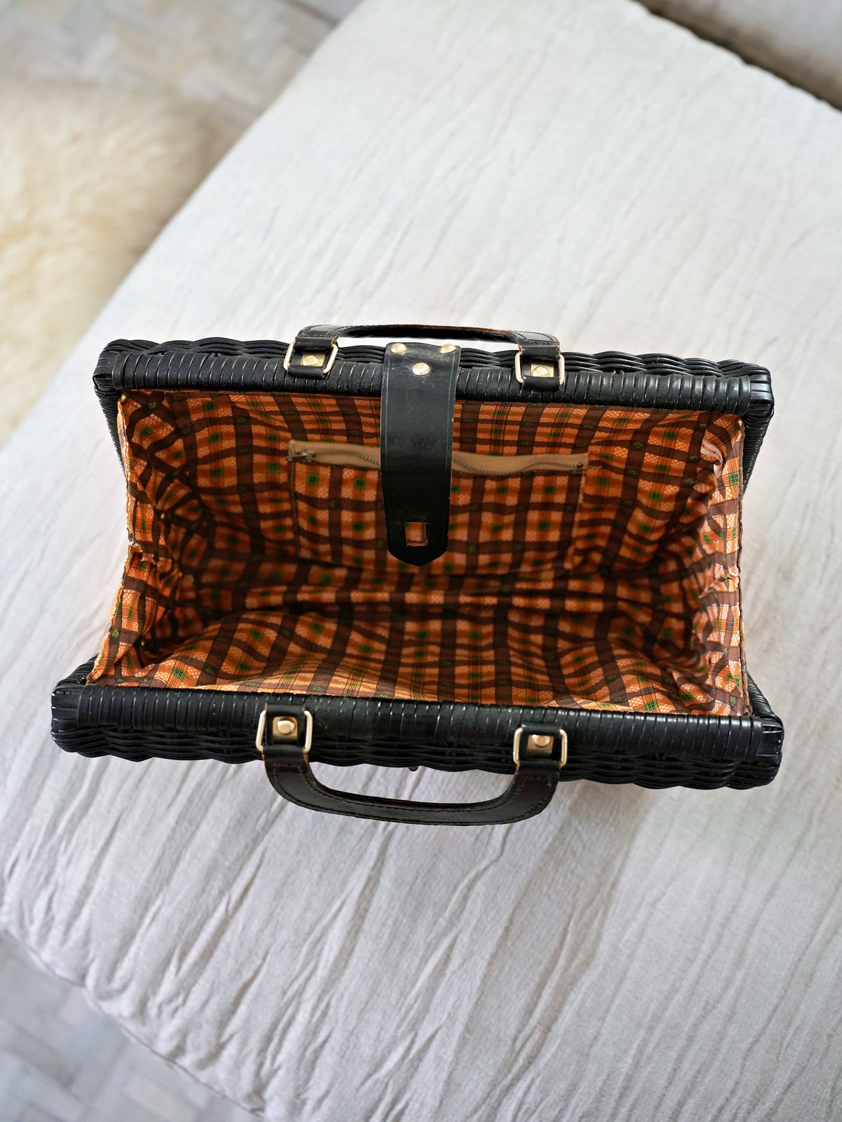 Vintage 1950s Navy Woven Rattan Bag-closiTherapi | vinTage