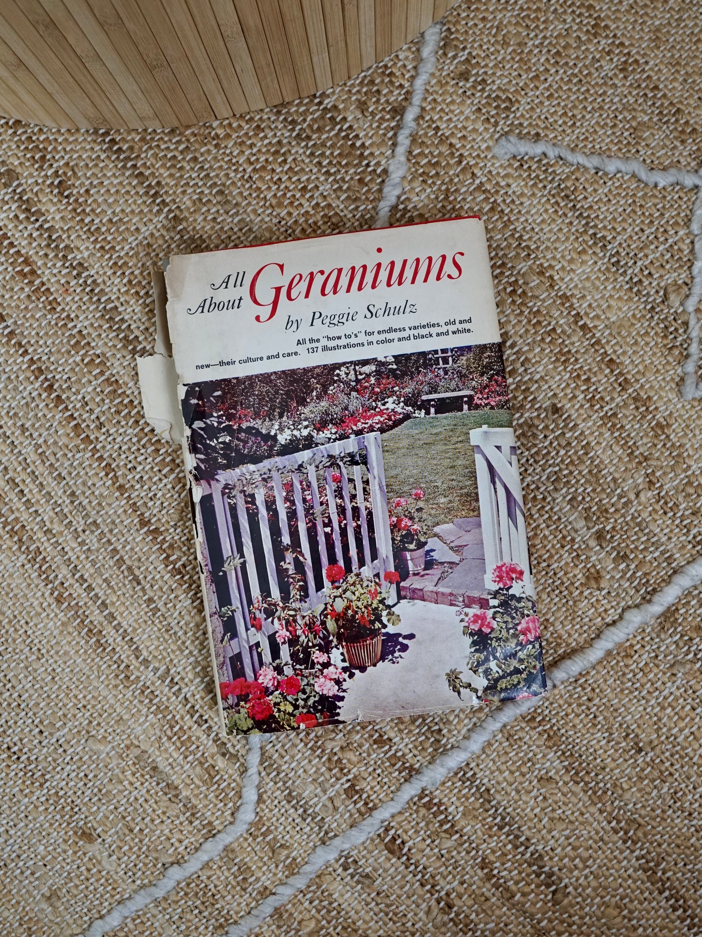 Vintage 60's All About Geraniums Book-closiTherapi | vinTage