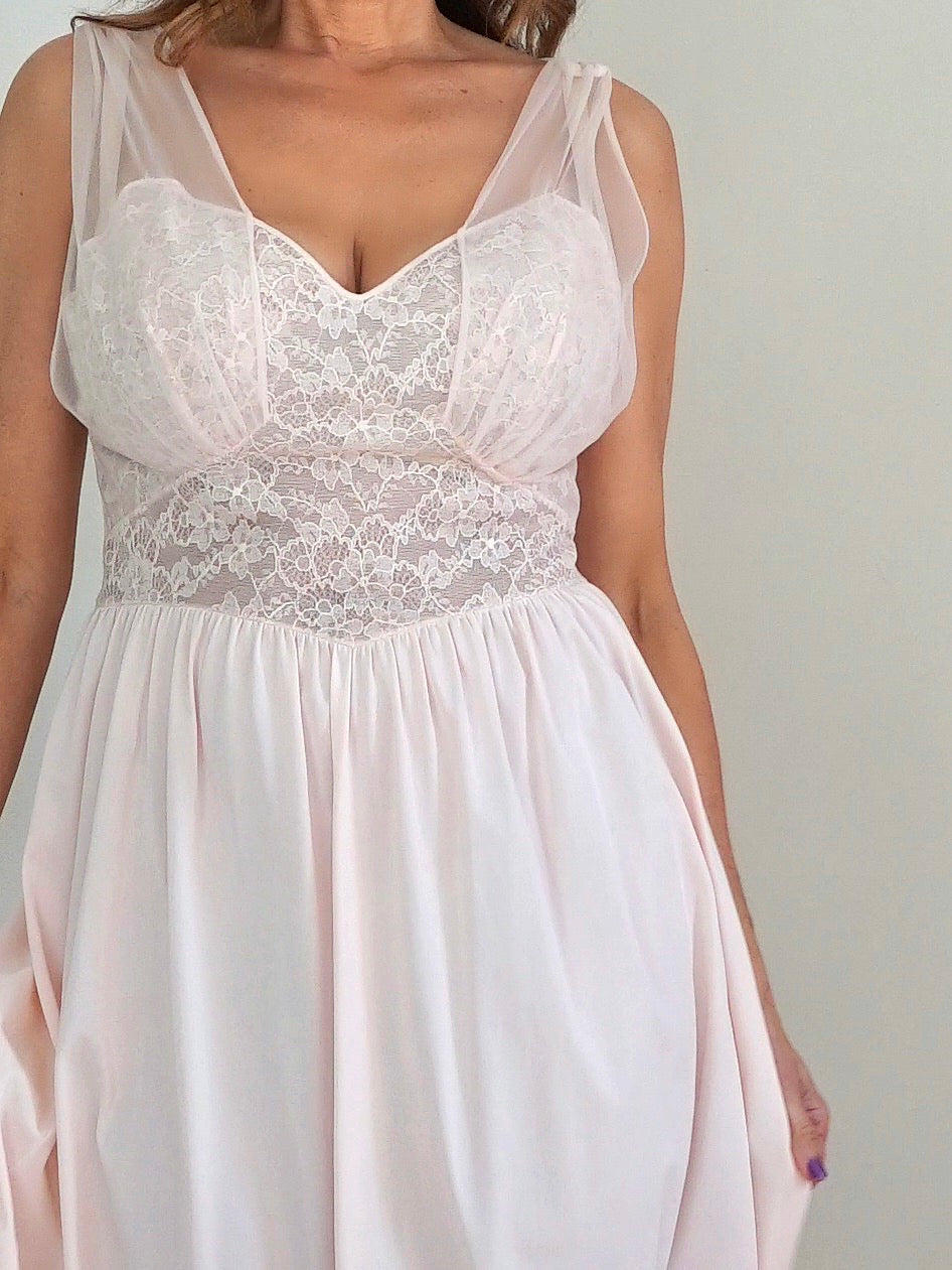 Vintage 60's Pink Lace Nightgown-closiTherapi | vinTage