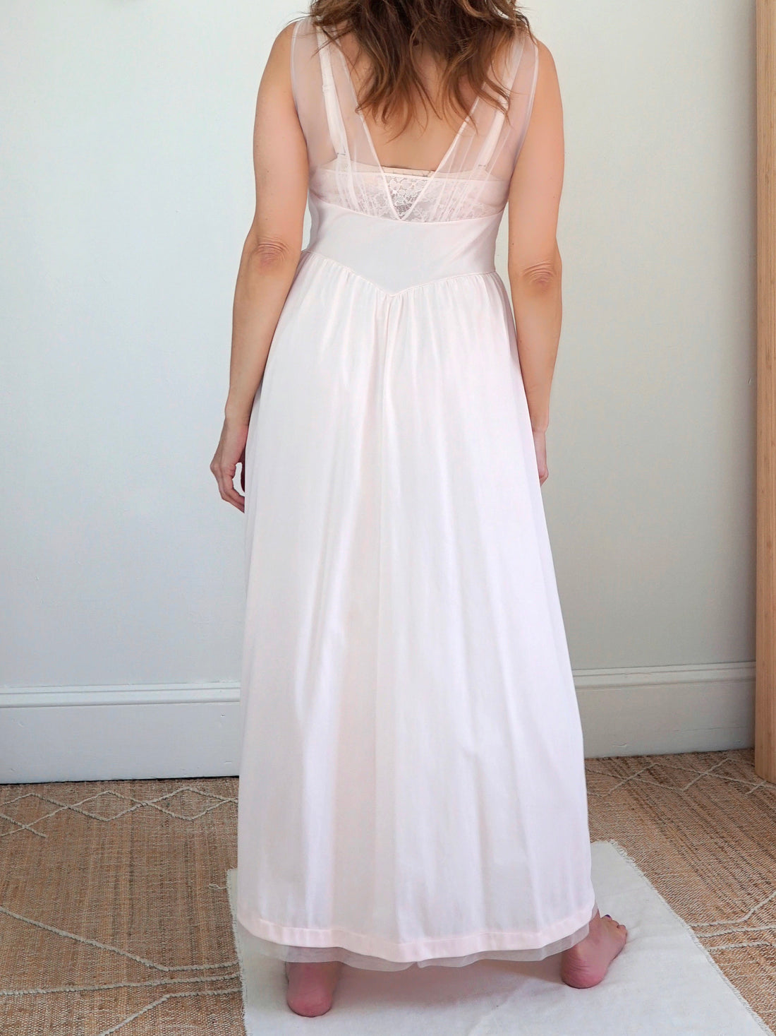 Vintage 60's Pink Lace Nightgown-closiTherapi | vinTage