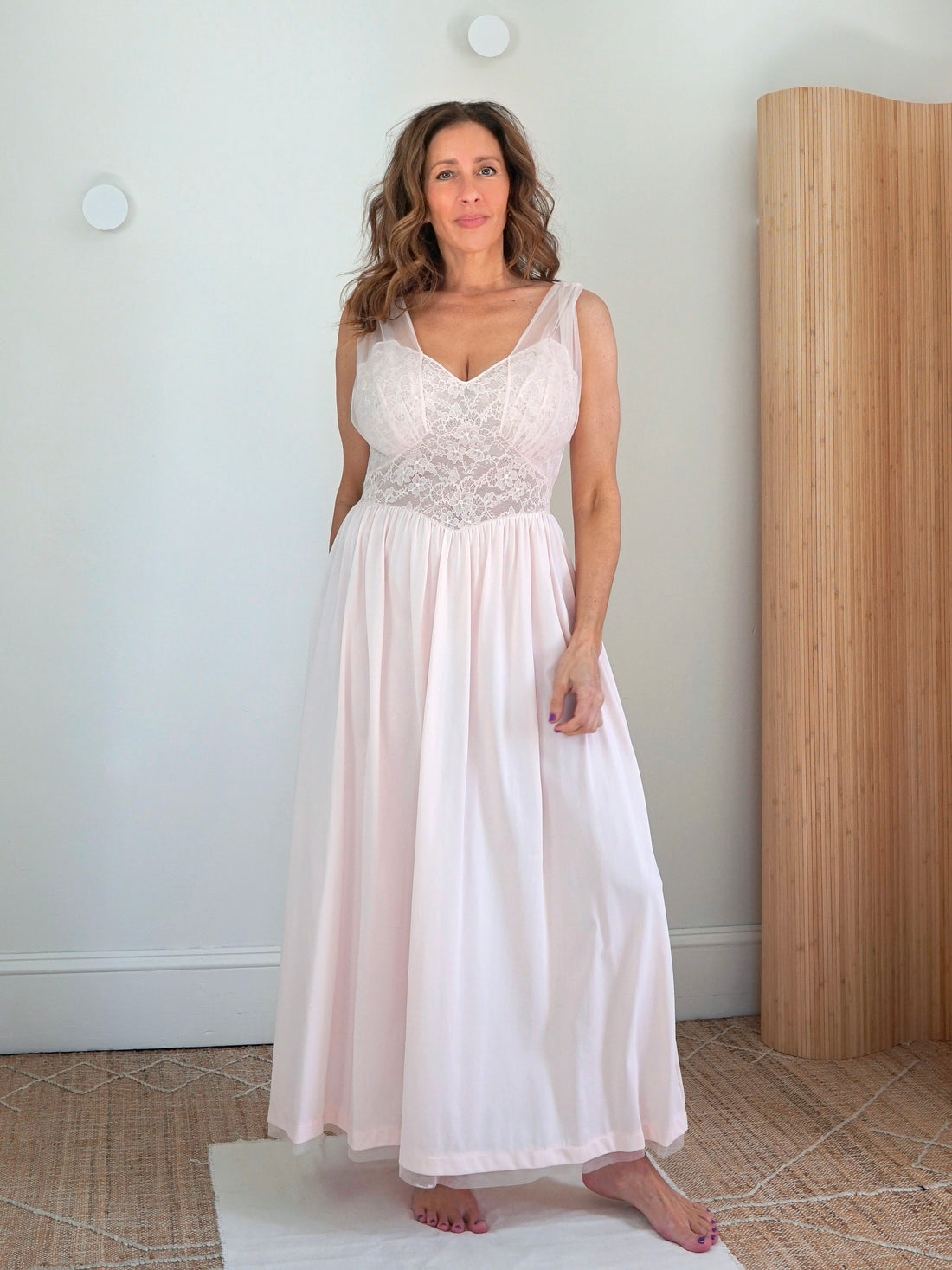 Vintage 60's Pink Lace Nightgown-closiTherapi | vinTage