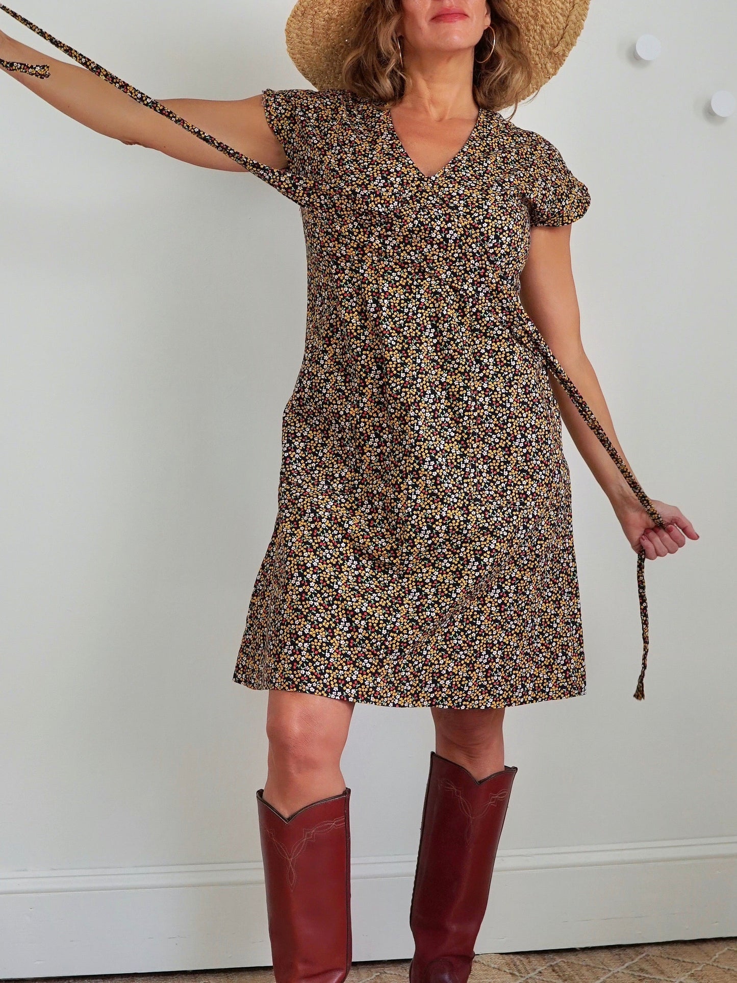 Vintage 70's Cherry Floral Print Dress-closiTherapi | vinTage