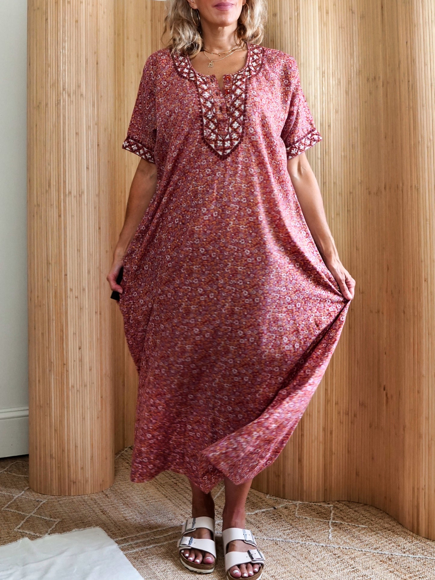 Vintage 70's Floral Embroidered Caftan-closiTherapi | vinTage