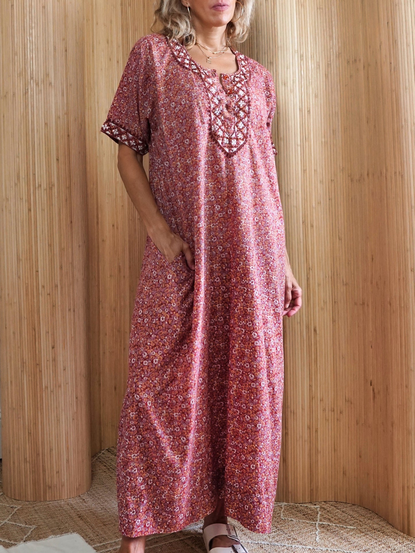 Vintage 70's Floral Embroidered Caftan-closiTherapi | vinTage