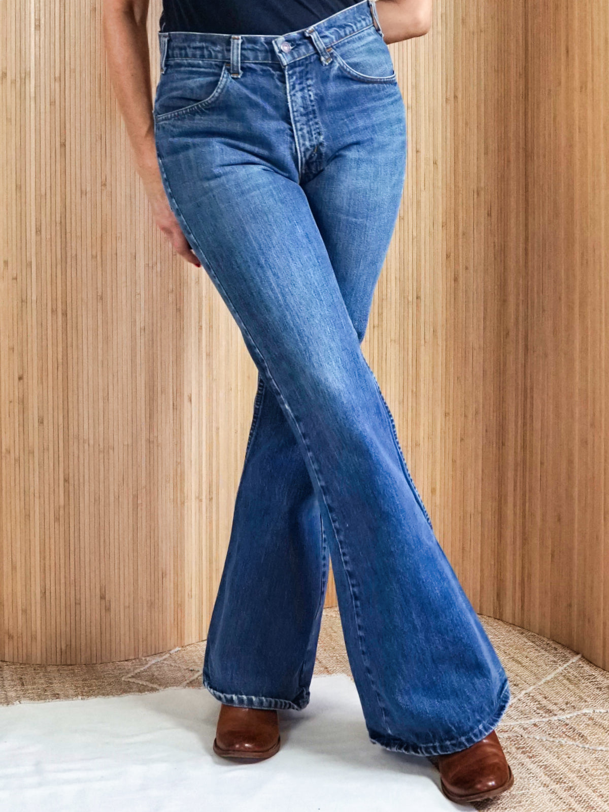 Vintage 70's Levi's 684 Elephant Bellbottom Orange Tab Jeans - 30" Wai – therapi