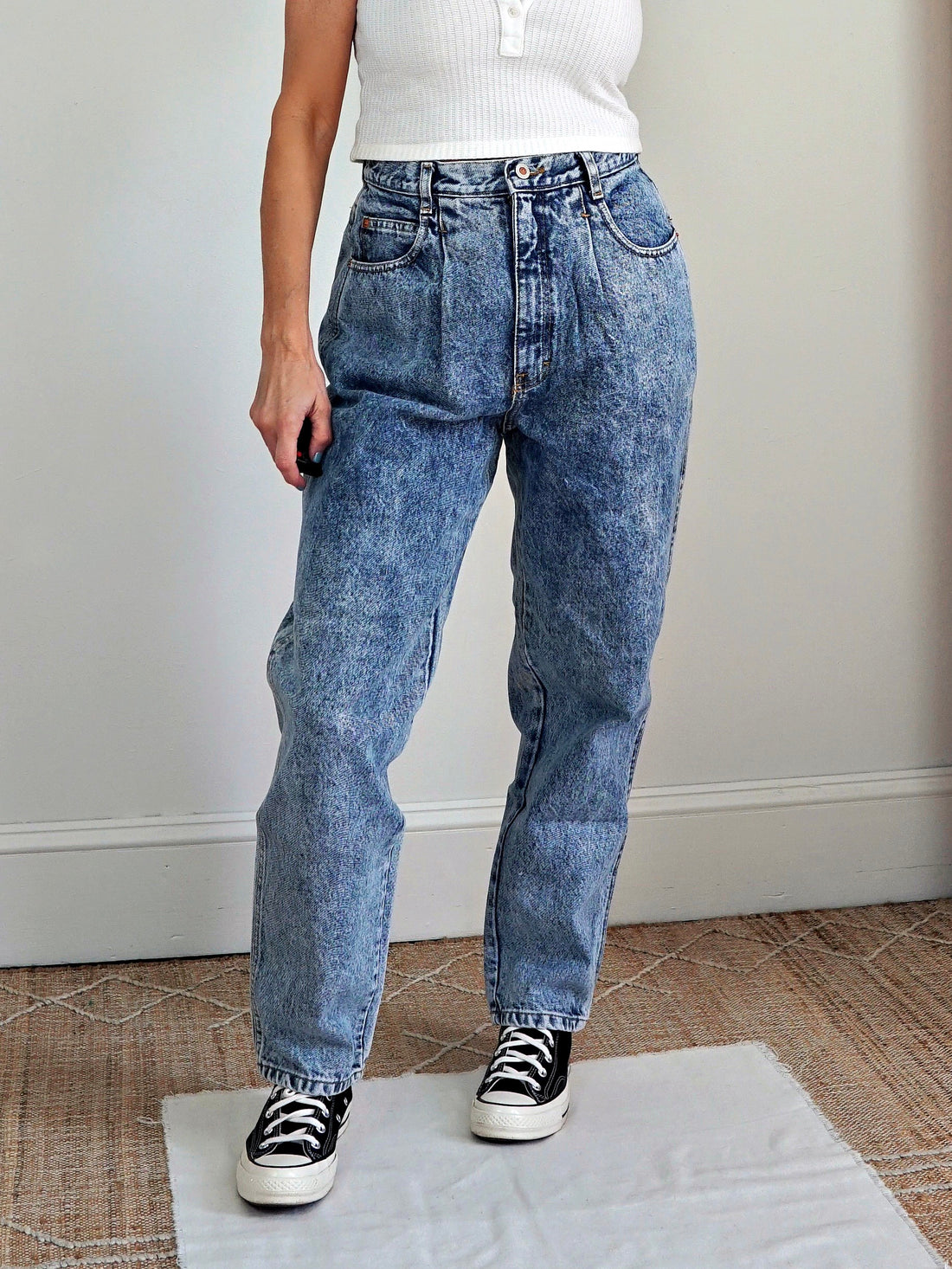 Vintage 80's Acid Wash Barrel Jeans - 28" Waist-closiTherapi | vinTage