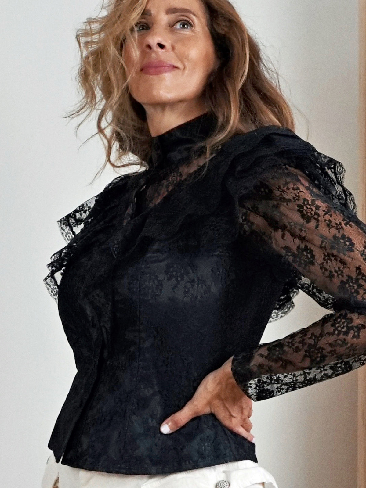 Vintage 80's Black Lace Blouse-closiTherapi | vinTage